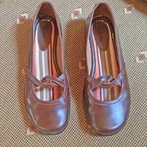 Clarks Mary Jane Slip-Ons Brown Leather 7.5 EUC